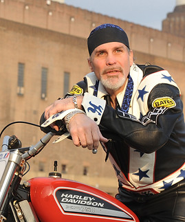 13xp-knievel1-mediumSquareAt3X.jpg