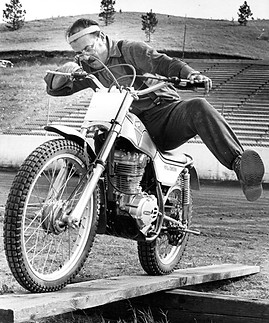 70 Bob Moore 126.jpg